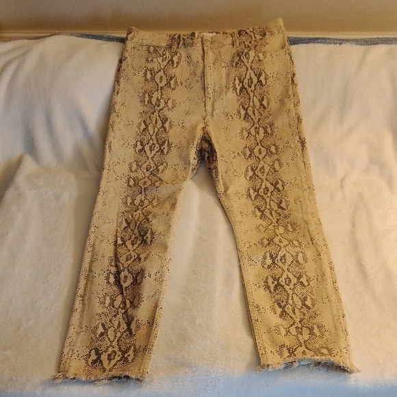 Zara Denim - Zara Snakeskin Cropped Ankle Hem Jeans Women's 8 Read
